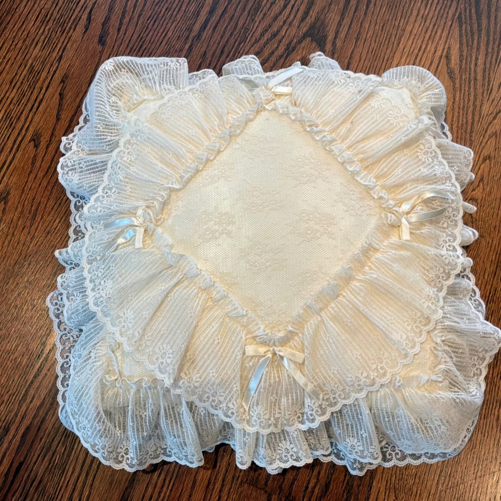 VTG Cream Lace Pillow Ruffle Satin Bows Victorian Coquette Cottageore 14" READ